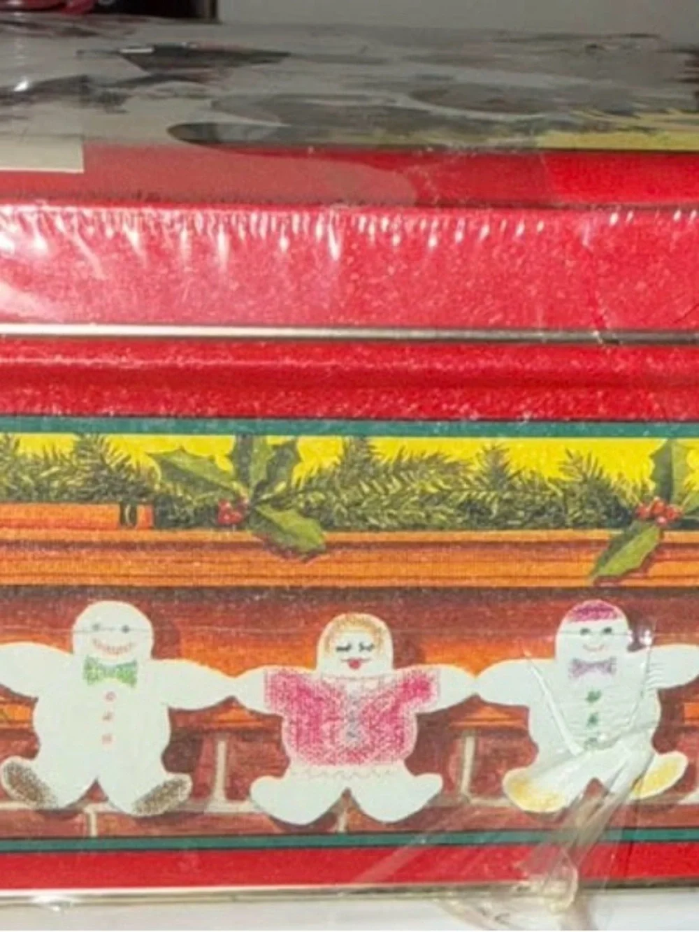 Vintage Crayola tin crayons and ornament E1